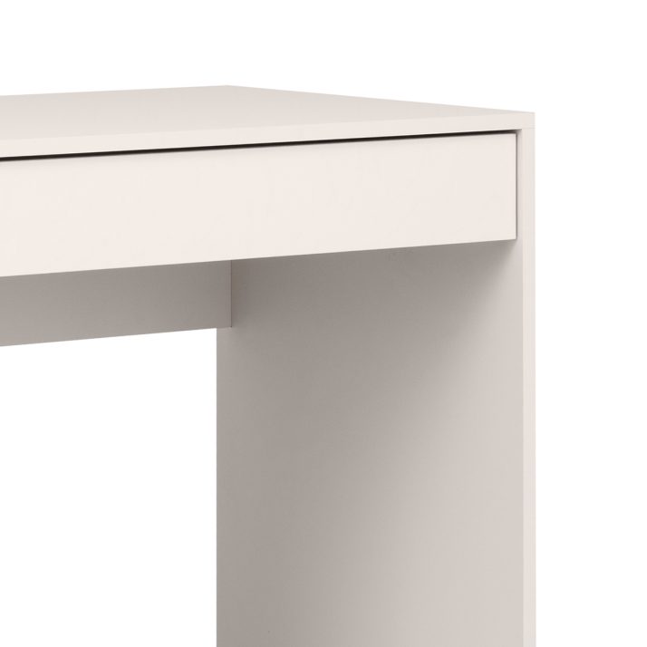 5-drawer dresser of bedroom set Tony